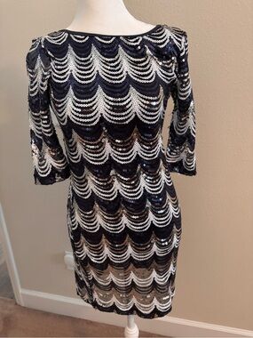 Sequined blue and Silver Scallop-Pattern Dress